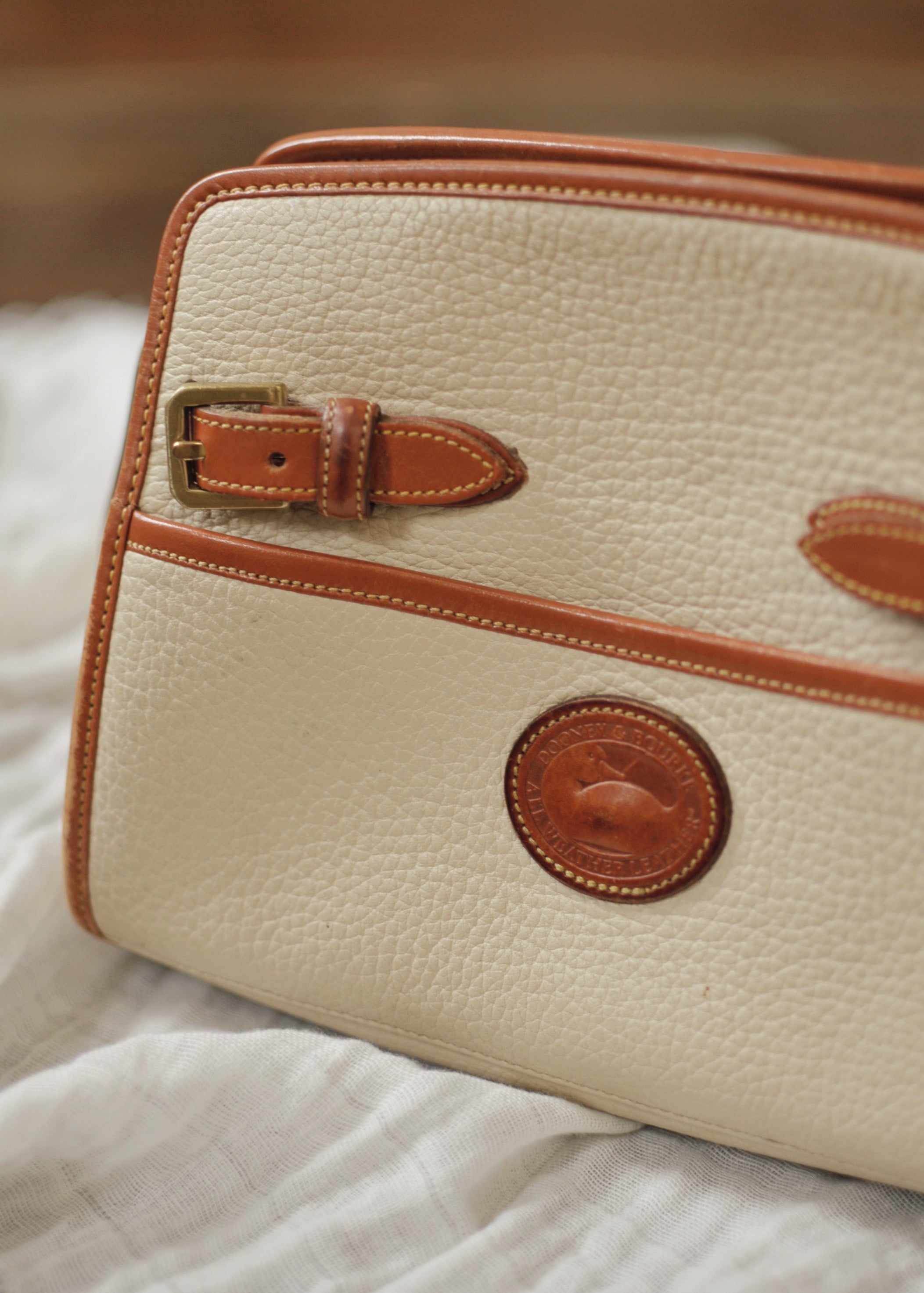 Vintage Dooney & Bourke Shoulder Bag – Revival Haus display picture 1